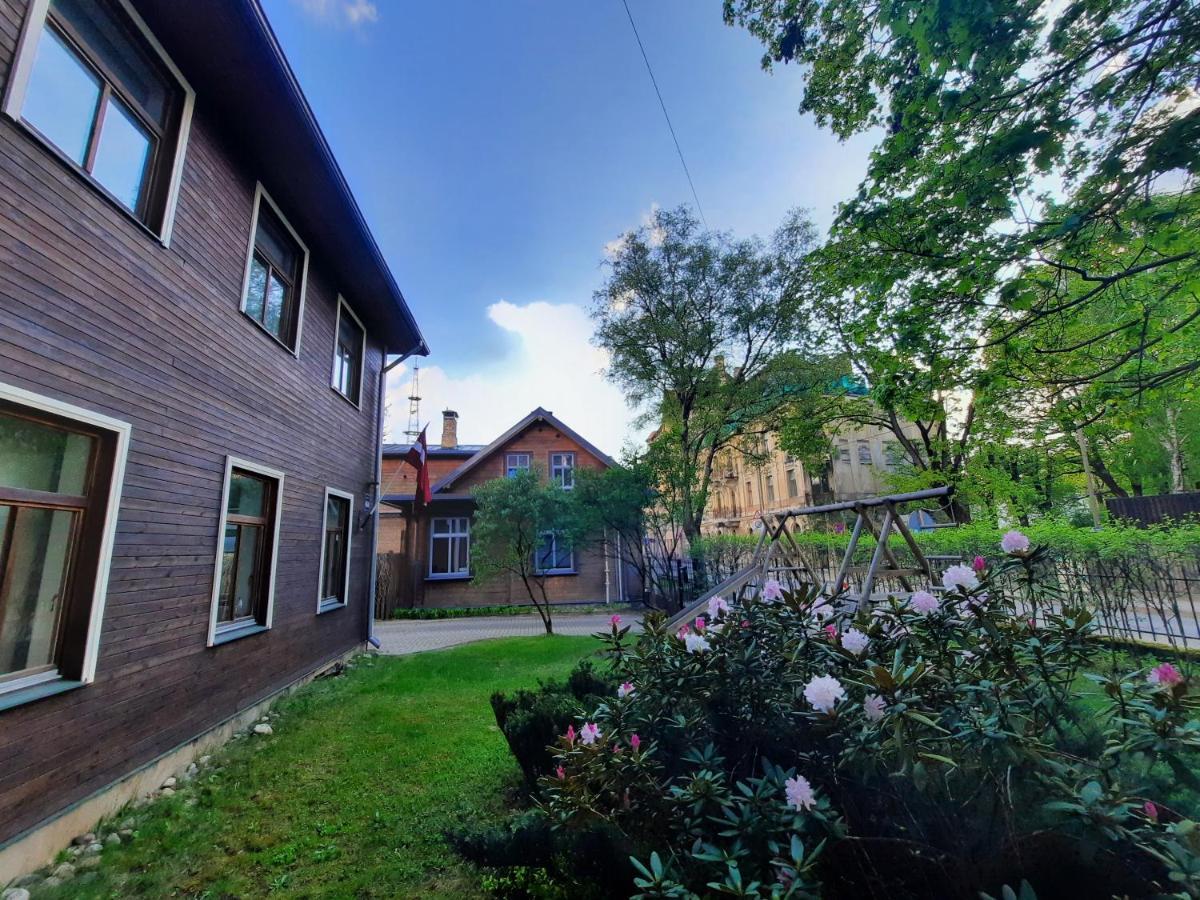 Wooden House Near City Center Riga Esterno foto